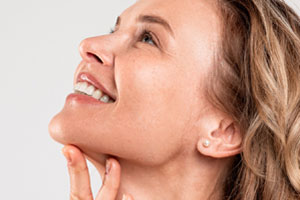 Defined jawline and neck contour after surgery with Dr. Mashhadian in Beverly Hills
